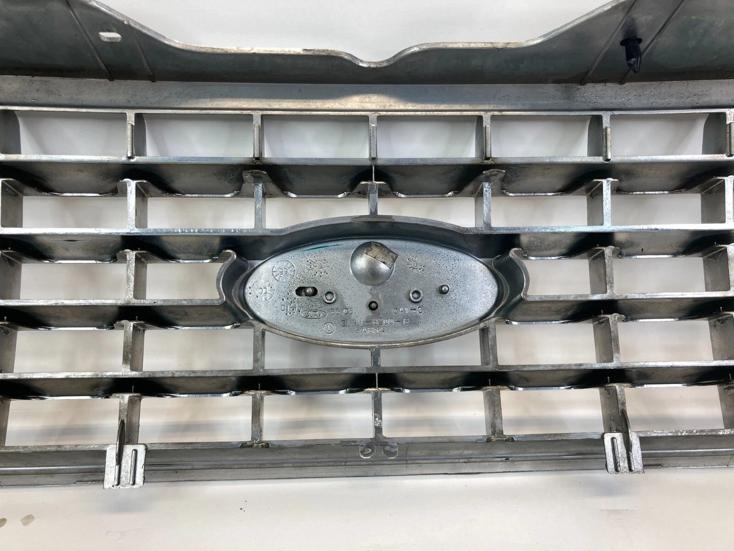 2002 2003 2004 2005 FORD EXPLORER FRONT UPPER GRILL GRILLE 3L24-8200 OEM