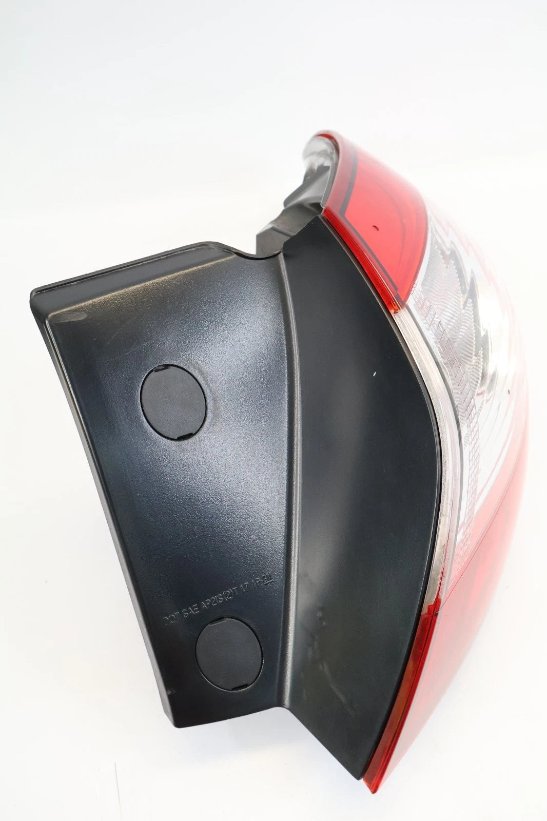 2017-2019 CHEVROLET CRUZE HATCHBACK RIGHT OUTER QUARTER TAILLIGHT LAMP 39124812