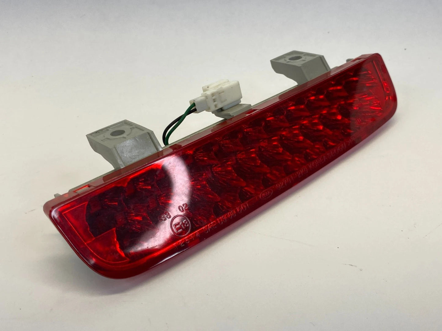 2010-2013 KIA SOUL WAGON HIGH MOUNTED THIRD 3RD BRAKE LIGHT LAMP 92701-2K0 OEM