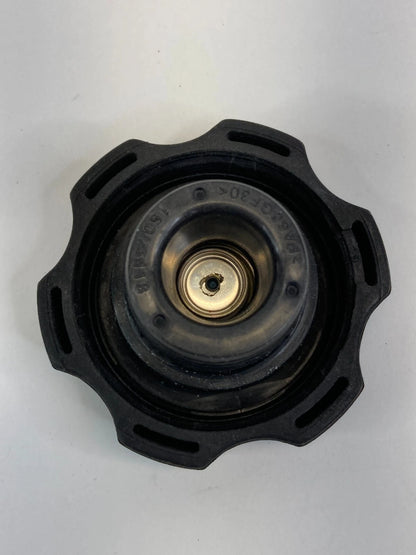 2002-2010 SATURN VUE 2.4L ENGINE RADIATOR COOLANT TANK CAP RADIATOR CAP 15075118