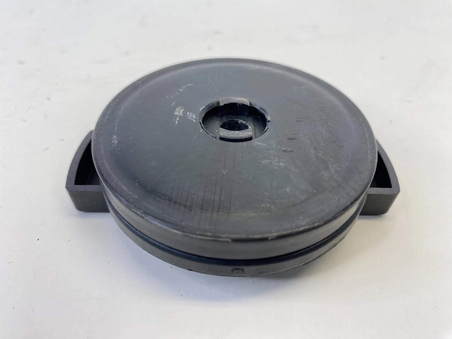 2004-2012 CHEVROLET MALIBU SPARE TIRE HOLD DOWN MOUNT PLATE BRACKET BOLT OEM