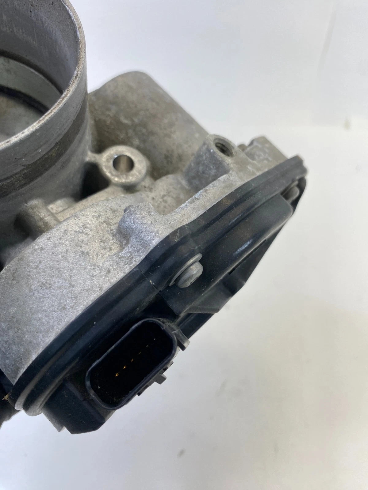 11-19 EXPLORER INTERCEPTOR UTILITY 13-19 TAURUS 3.7L THROTTLE BODY VALVE ASSY