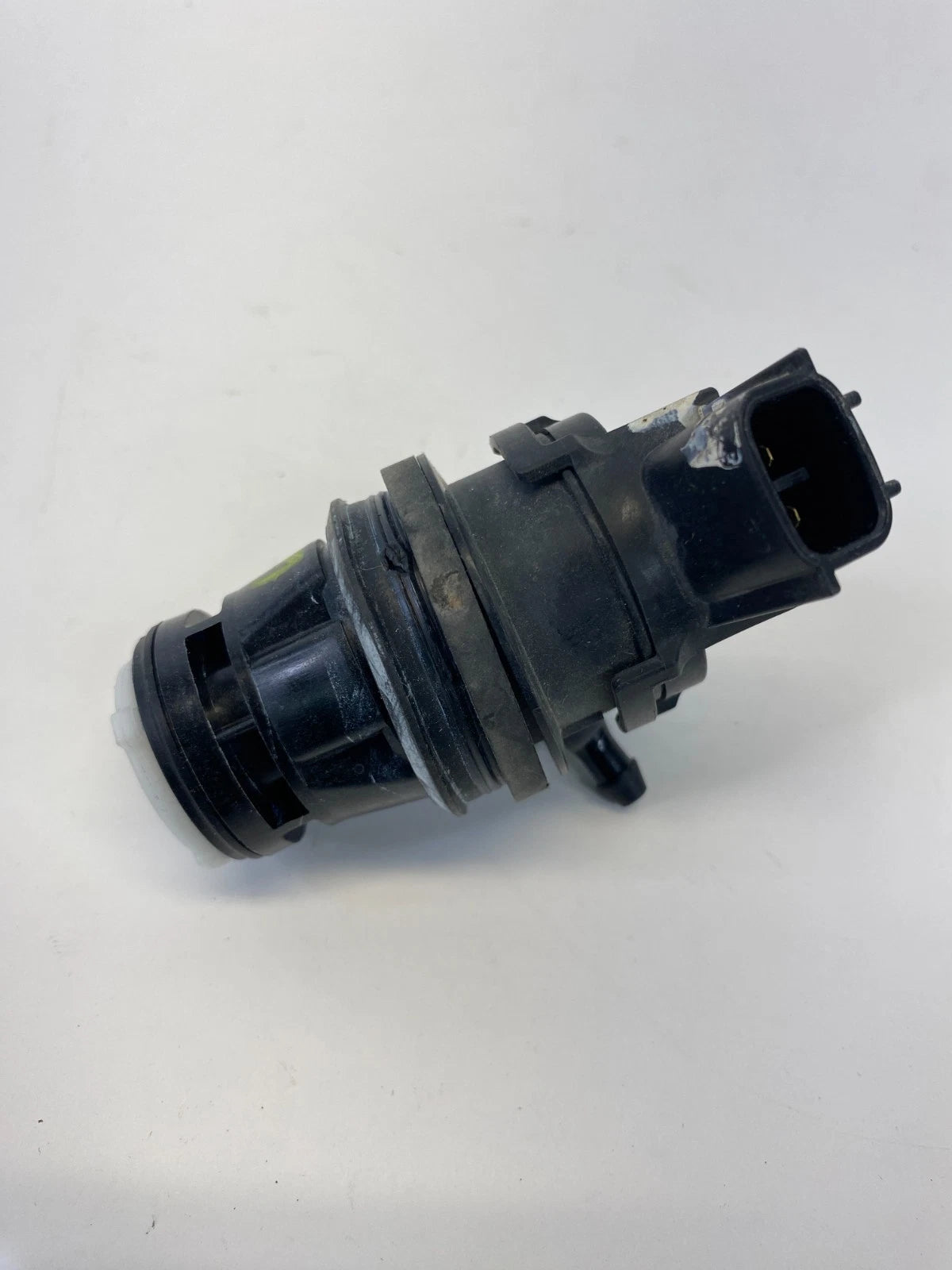 2014-2019 TOYOTA COROLLA WINDSHIELD WASHER PUMP MOTOR ASSEMBLY 85330-60190 OEM