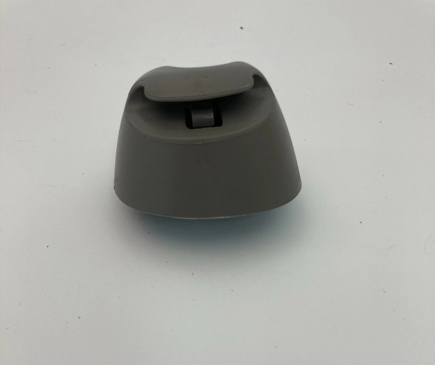 2004 BUICK RAINIER ENVOY TRAILBLAZER SUNVISOR SUN VISOR SHADE RETAINER CLIP OEM