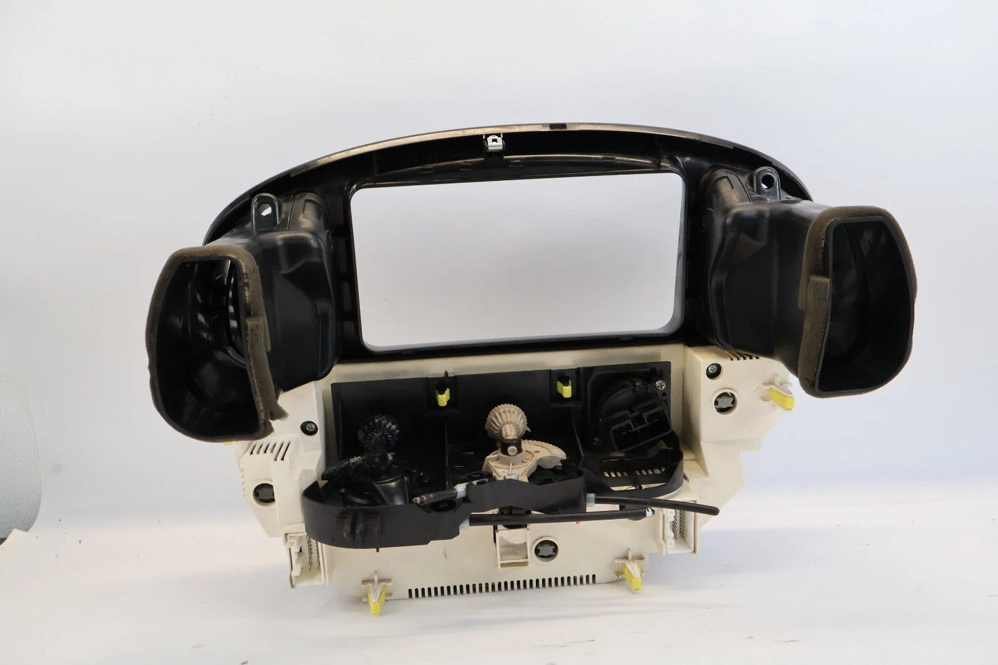 04-06 TOYOTA TUNDRA DOUBLE CAB DASH RADIO CLIMATE CONTROL BEZEL OEM 840100C76100