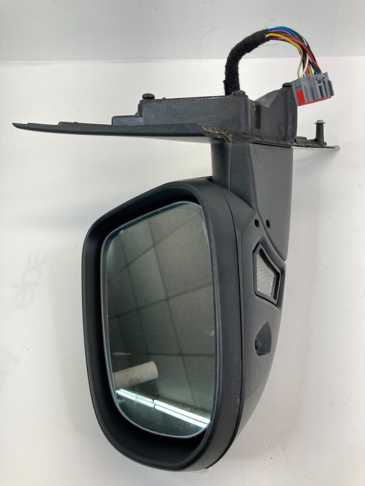 2009 09 Jaguar XF Left Driver Side View Power Mirror w Turn Signal 3303-051 OEM