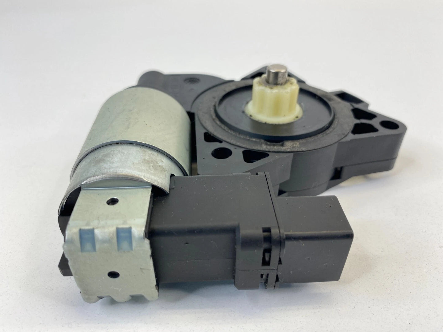 2004-2009 MAZDA 3 MAZDA3 FRONT RIGHT PASSENGER DOOR POWER WINDOW MOTOR GJ6A5858X