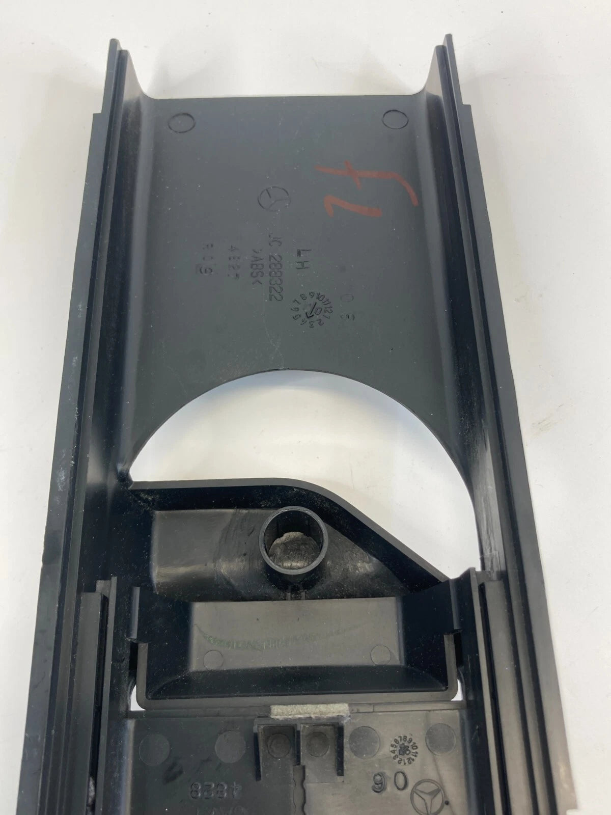 06-11 MERCEDES BENZ ML 350 FRONT LEFT DRIVER B PILLAR COVER SMALL TOP TRIM