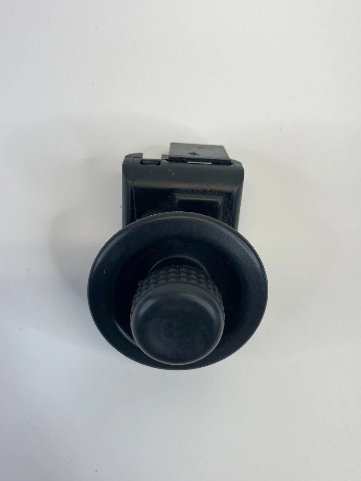 2006-2012 FORD FUSION FRONT LEFT DOOR POWER MIRROR CONTROL SWITCH 7L3T-17B676-AA