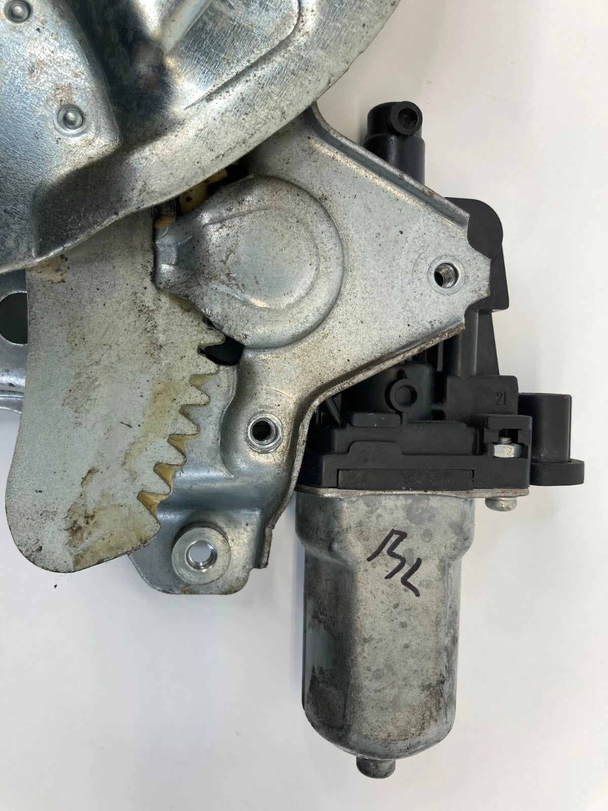 2007-2013 SUZUKI SX4 HATCHBACK REAR LEFT WINDOW MOTOR & REGULATOR 83560-79J00