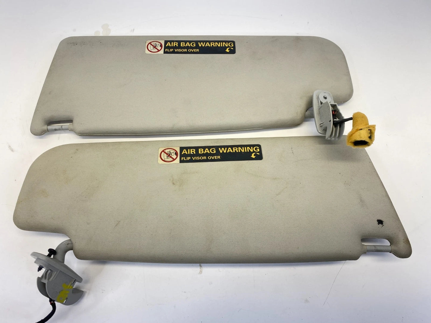 99-05 VOLKSWAGEN JETTA RIGHT PASSENGER & LEFT DRIVER SUNVISOR PAIR SUN VISOR SET