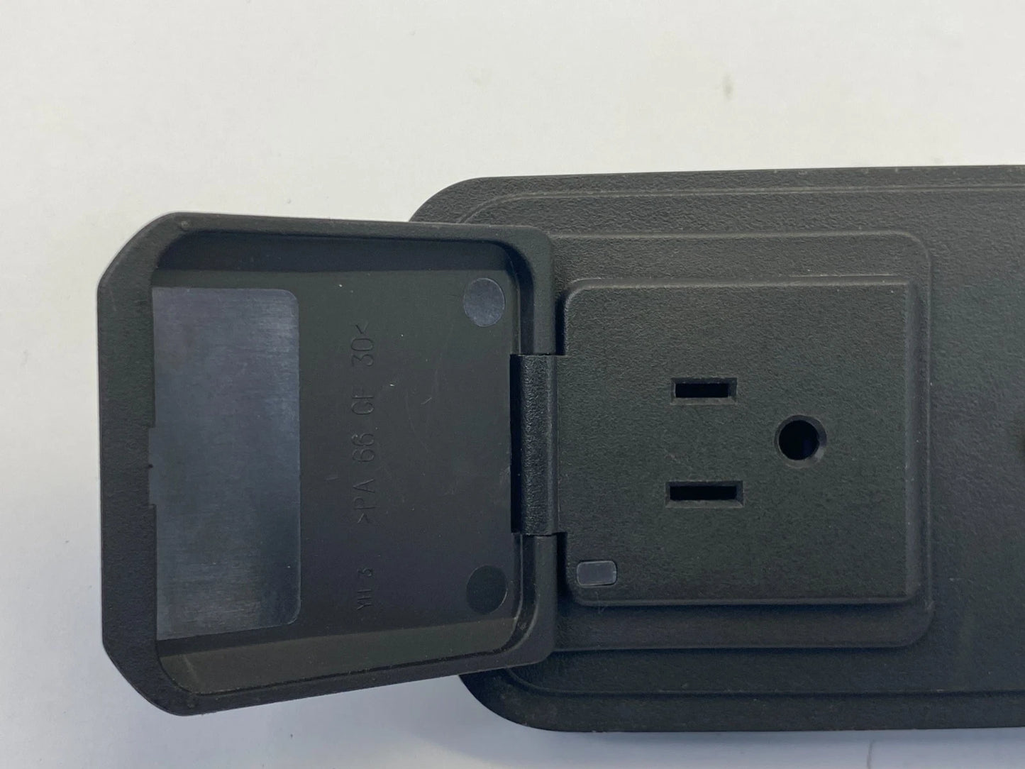 13-17 CHEVROLET TRAVERSE REAR CENTER CONSOLE 120V POWER PLUG RCA OUTLET 22864177