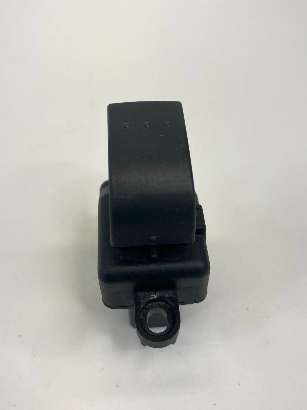 2004-2009 MAZDA 3 MAZDA3 REAR LEFT DOOR WINDOW CONTROL SWITCH B32H66370 OEM