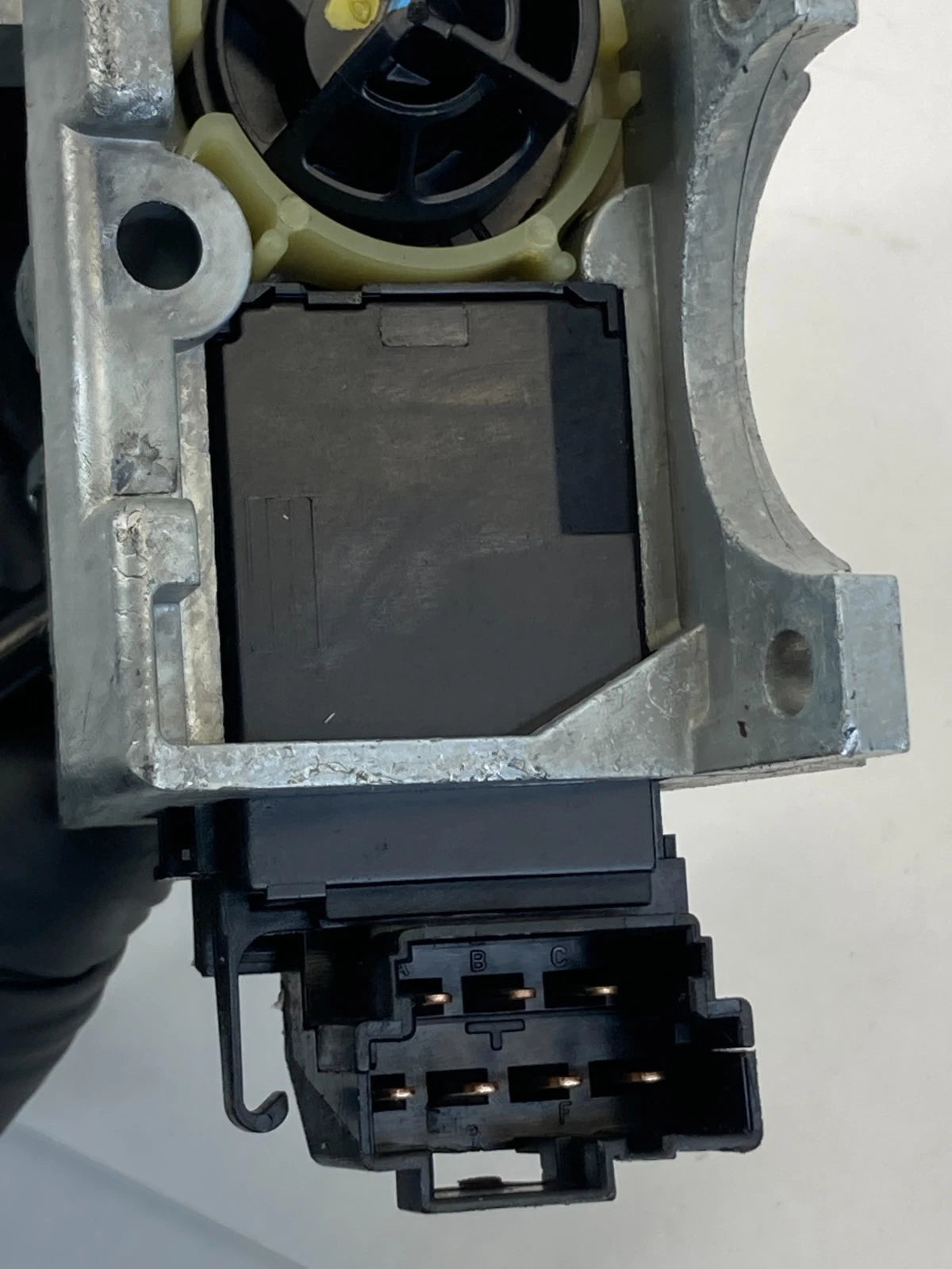 2000-2006 CHEVROLET TAHOE AT IGNITION SWITCH LOCK CYLINDER W/ KEY 26070075