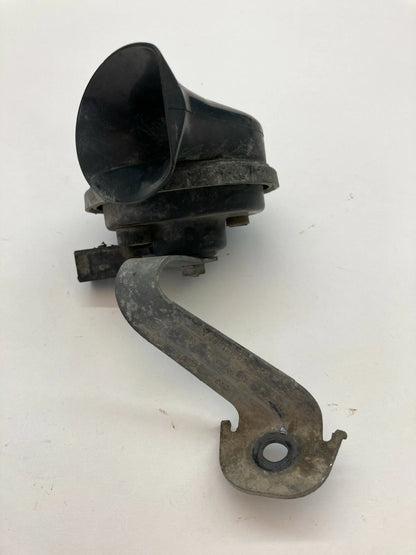 2006-2010 VOLKSWAGEN PASSAT SEDAN LOW NOTE TONE SIGNAL HORN & BRACKET 3C0951221