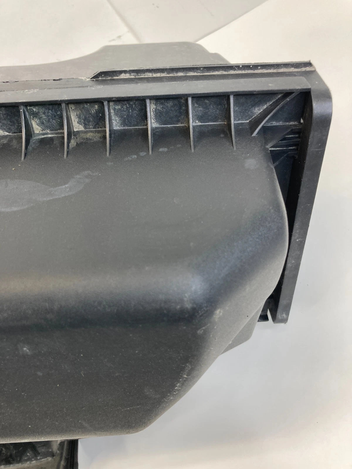 2013-2019 FORD INTERCEPTOR UTILITY AIR INTAKE CLEANER FILTER BOX AA53-9C662-CE