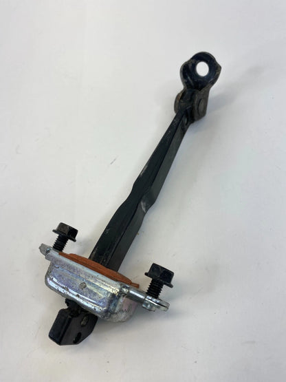 2010 11 12 2013 KIA FORTE FRONT LEFT SIDE DOOR CHECK STOP STOPPER DETENT OEM