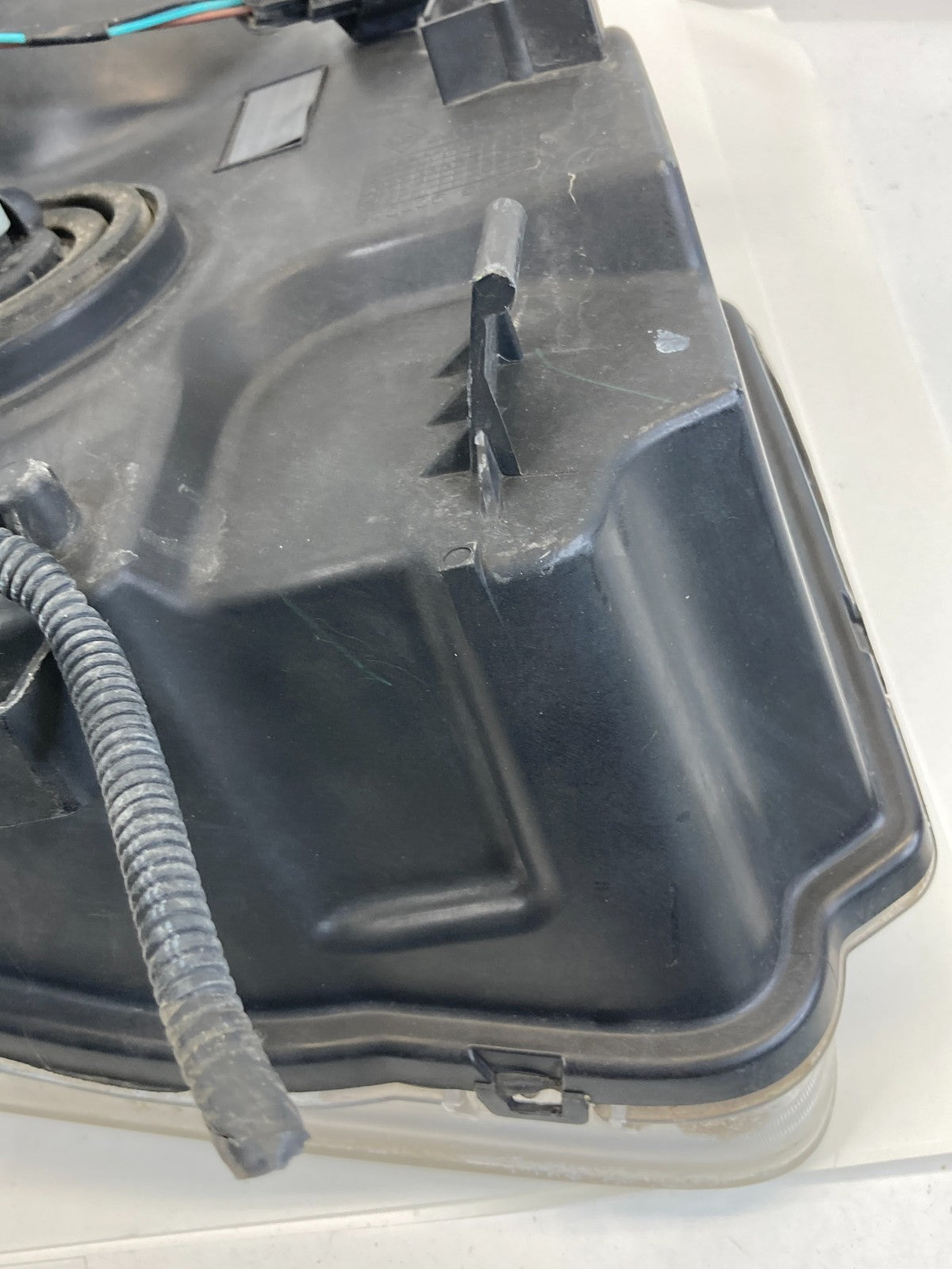 2007-2014 GMC Yukon Front Left FR LH Driver Headlight Headlamp 16532814 OEM