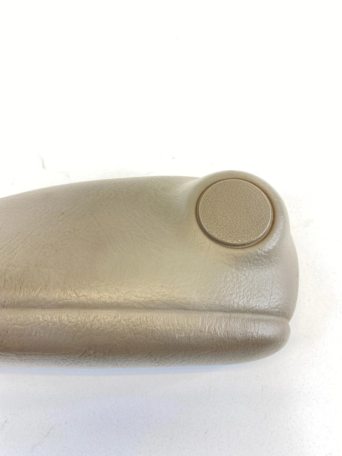 2004-2007 DODGE GRAND CARAVAN REAR RIGHT SEAT RIGHT SIDE ARMREST ARM REST 51861