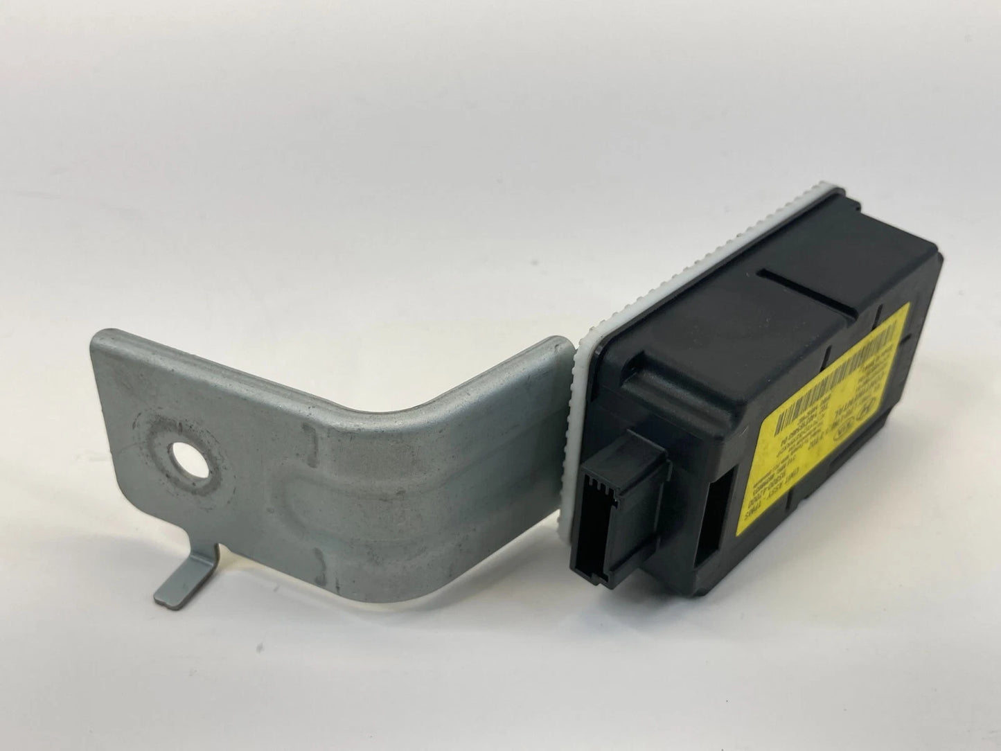 2013-2018 HYUNDAI SANTA FE TPMS TIRE PRESSURE MONITOR MODULE OEM 95800-4Z00