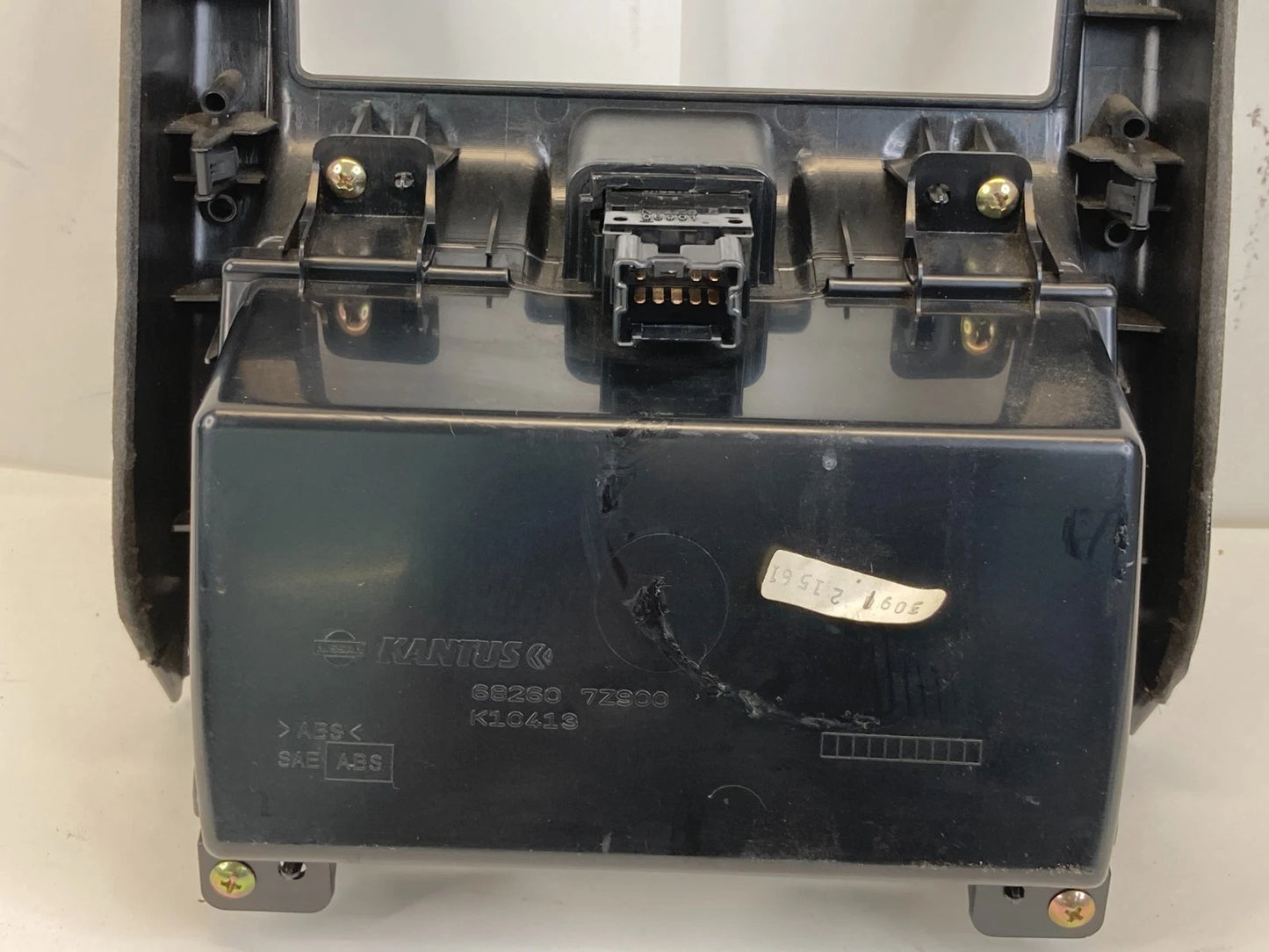 2003 2004 NISSAN XTERRA SE RADIO BEZEL CLIMATE TRIM A/C VENTS 68260-7Z900 OEM