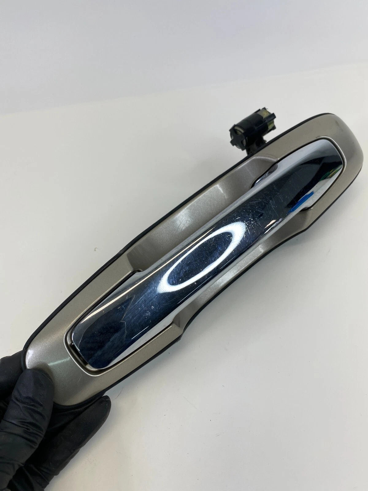 2003-2006 SUZUKI XL-7 FRONT LEFT DRIVER SIDE EXTERIOR DOOR HANDLE 82820-65D10
