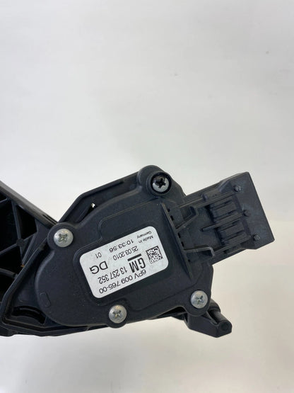 2011-2017 BUICK REGAL CXL ELECTRONIC ACCELERATOR GAS PEDAL ASSEMBLY 13237352 OEM