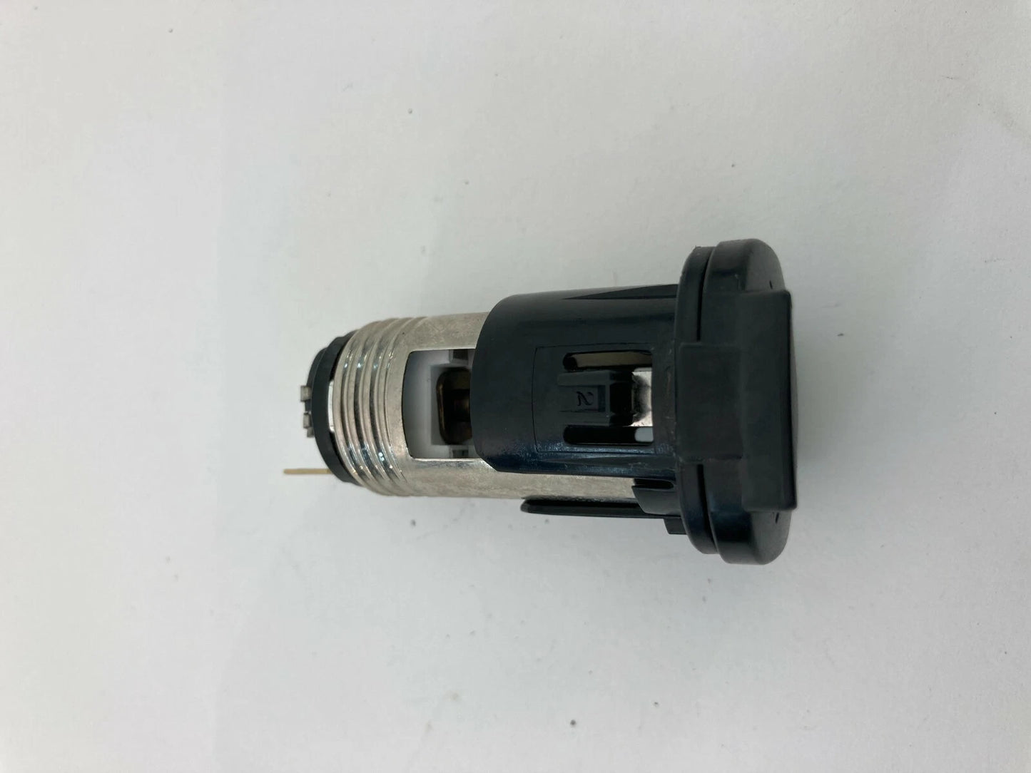 2010-2014 SUBARU OUTBACK FRONT CENTER CONSOLE 12 VOLT ACCESSORY POWER OUTLET OEM