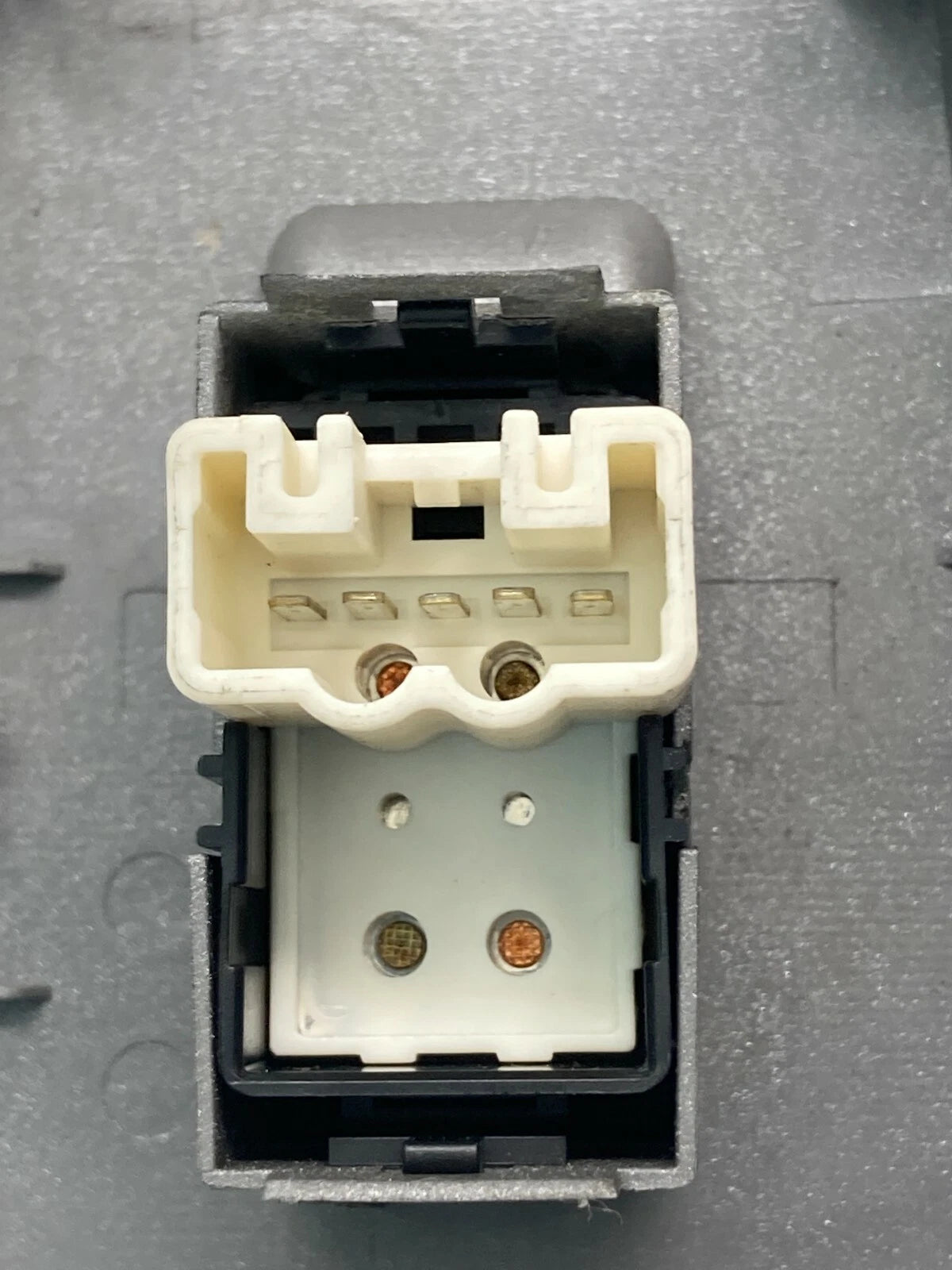 2004-2009 TOYOTA PRIUS REAR RIGHT DOOR POWER WINDOW SWITCH W/ BEZEL 74271-47050