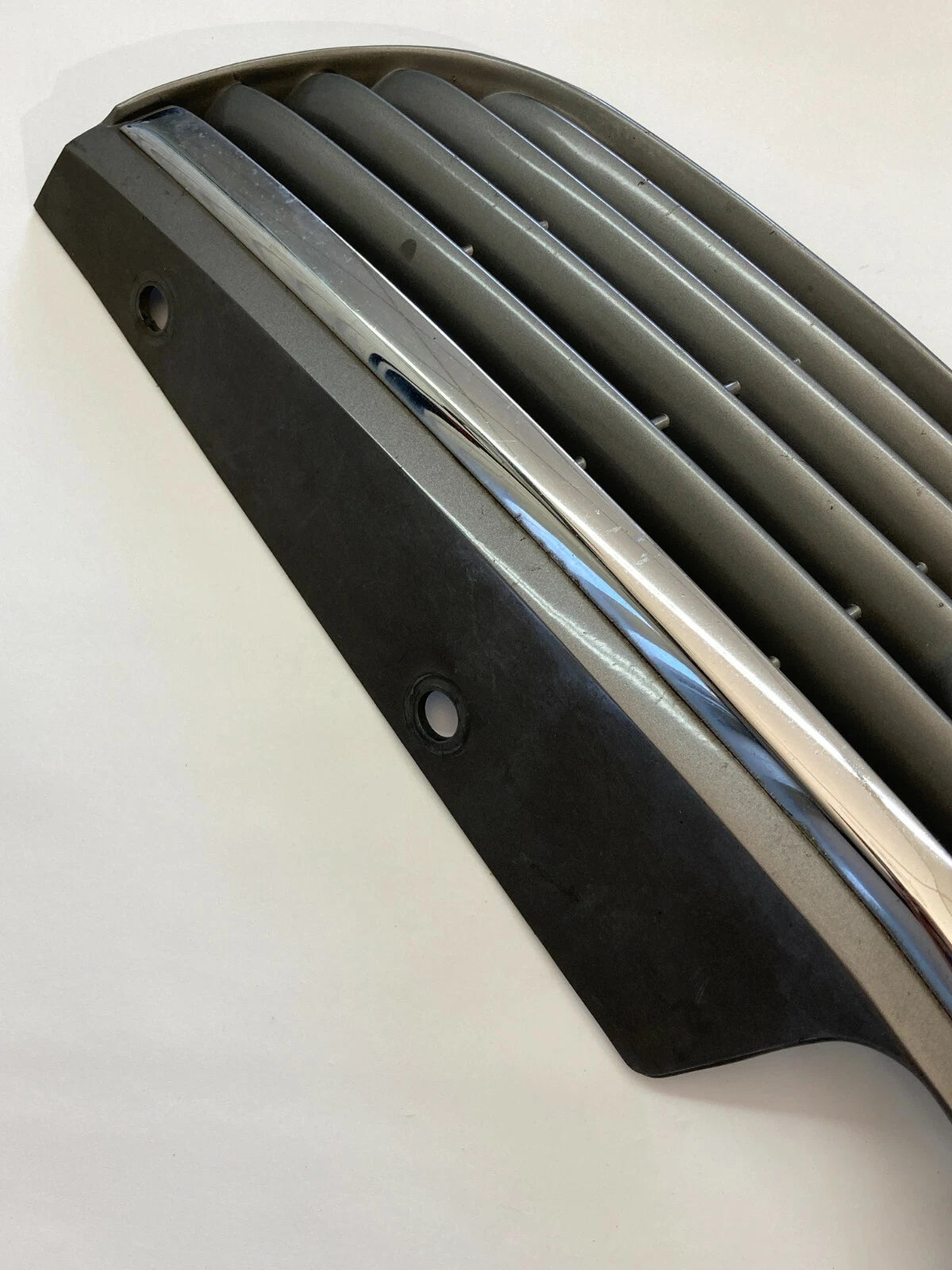 1997 1998 1999 CHEVROLET MALIBU FRONT BUMPER UPPER GRILL GRILLE 22603446 OEM