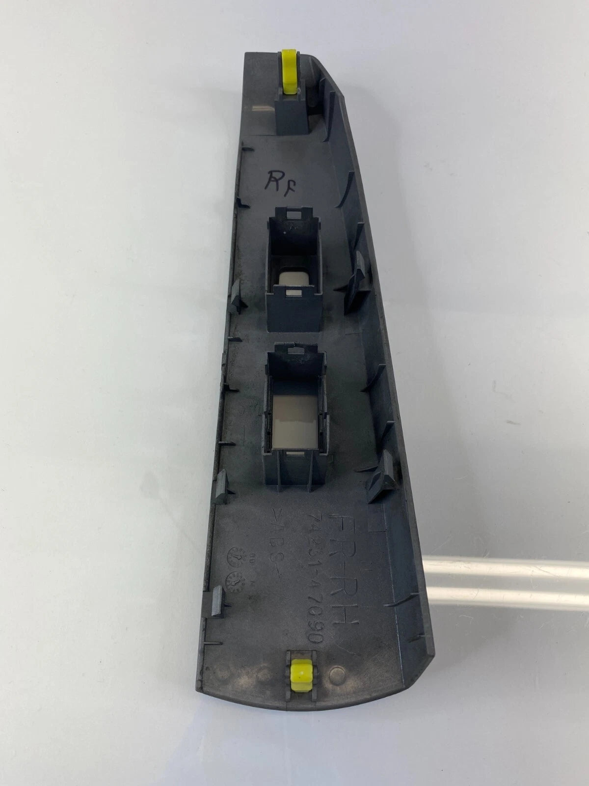 04-09 TOYOTA PRIUS FRONT RIGHT PASSENGER WINDOW SWITCH BEZEL TRIM OEM 7423147090