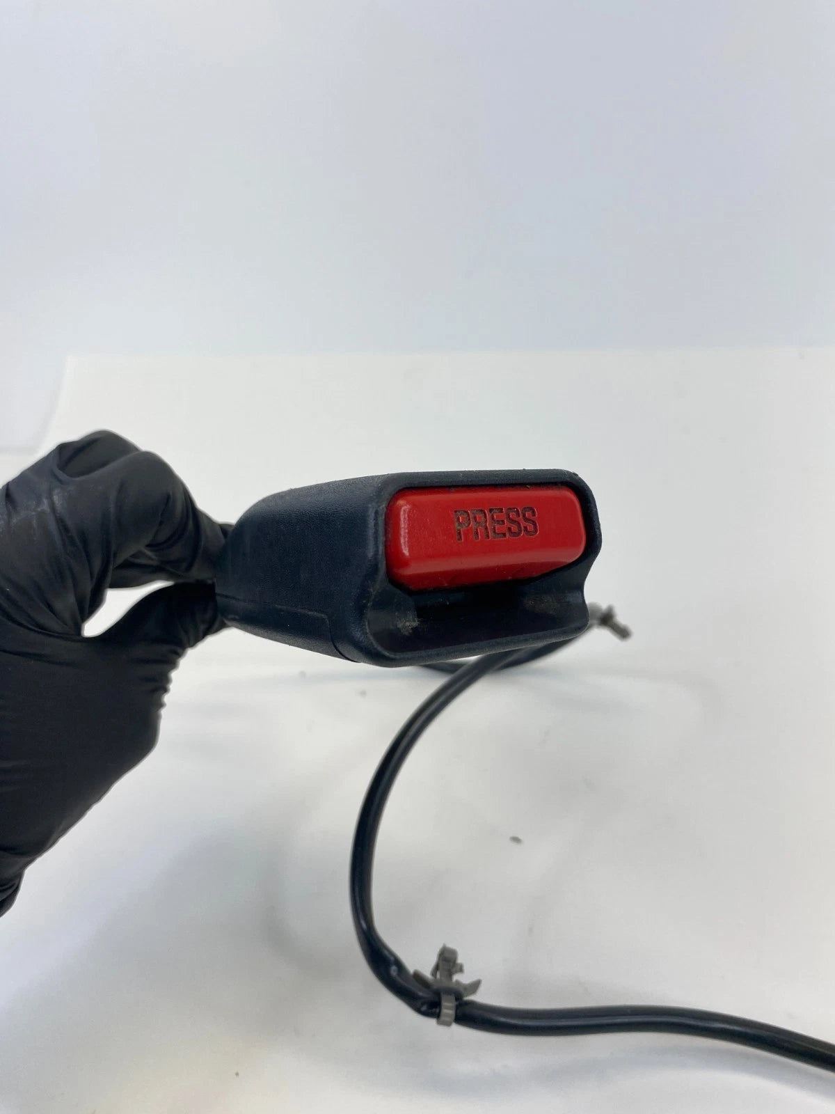 16-19 Nissan Versa Front Right Side Seat Belt Buckle Assembly 86843-9KN0B OEM