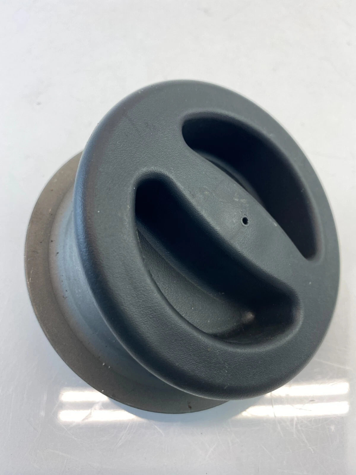 2005-2012 CHEVROLET EQUINOX SUV 4-DR SPARE TIRE LOCK DOWN HOLDER BOLT ASSEMBLY