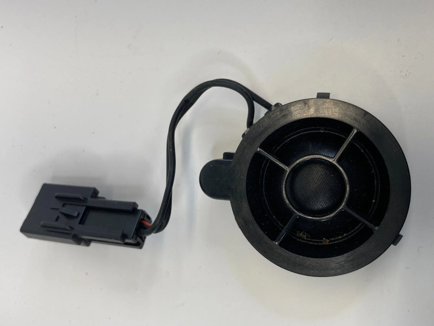 2013-2015 CHEVY MALIBU RH WINDSHIELD SIDE A-PILLAR TWEETER SPEAKER 25868166 OEM