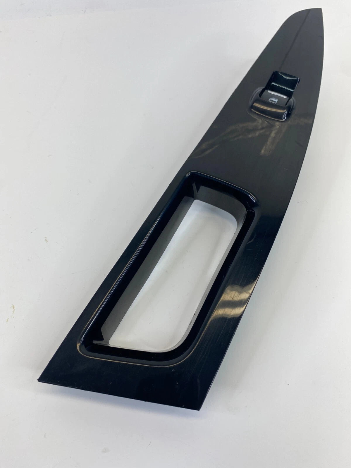 2013-2020 FORD FUSION REAR RIGHT SIDE DOOR WINDOW SWITCH W/ BEZEL DS73-14A567-B