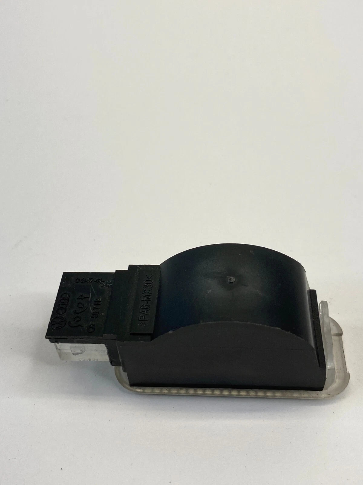 2001-2005 VOLKSWAGEN PASSAT WAGON 4-DR REAR RIGHT DOOR COURTESY LIGHT 3B0947415B