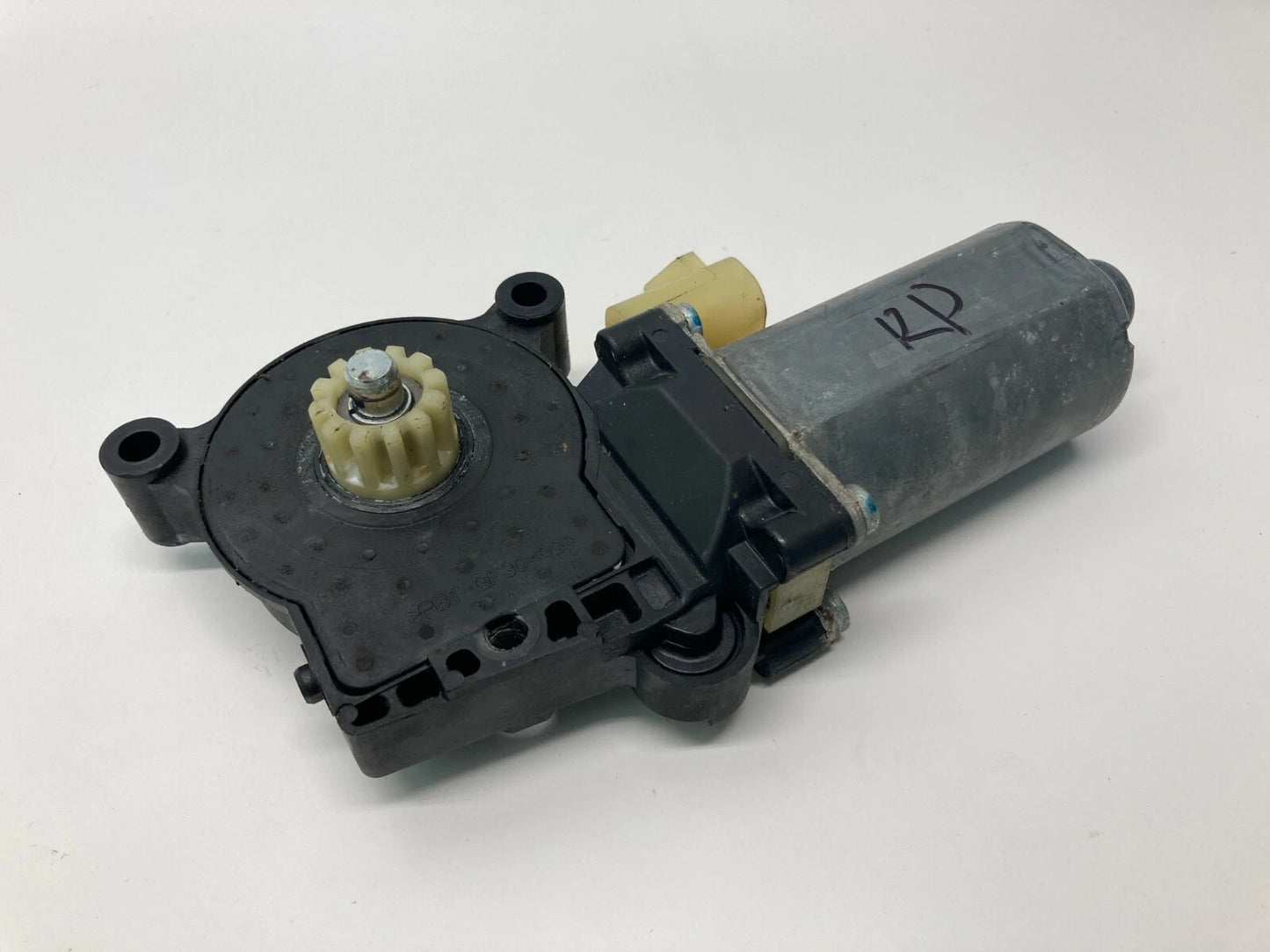 2003-2007 SATURN VUE REAR RIGHT BACK SIDE POWER WINDOW MOTOR CM090930C OEM