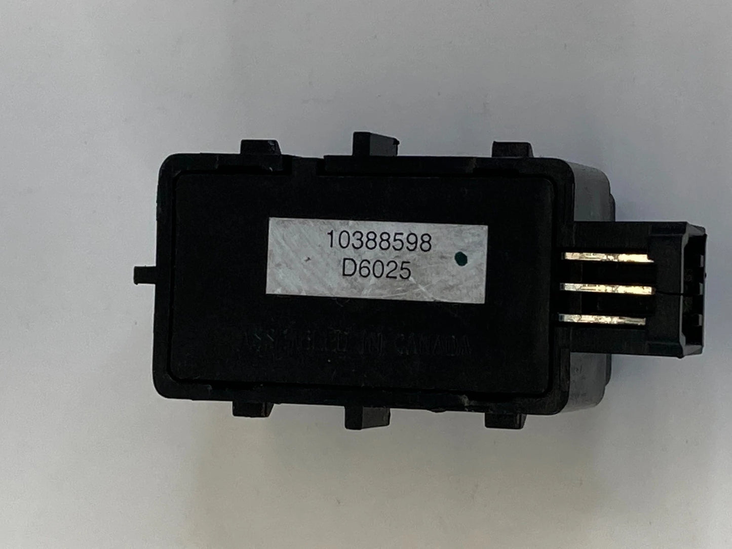 07-14 GMC YUKON REAR RIGHT POWER FOLDING SEAT CONTROL SWITCH BUTTON 10388598 OEM