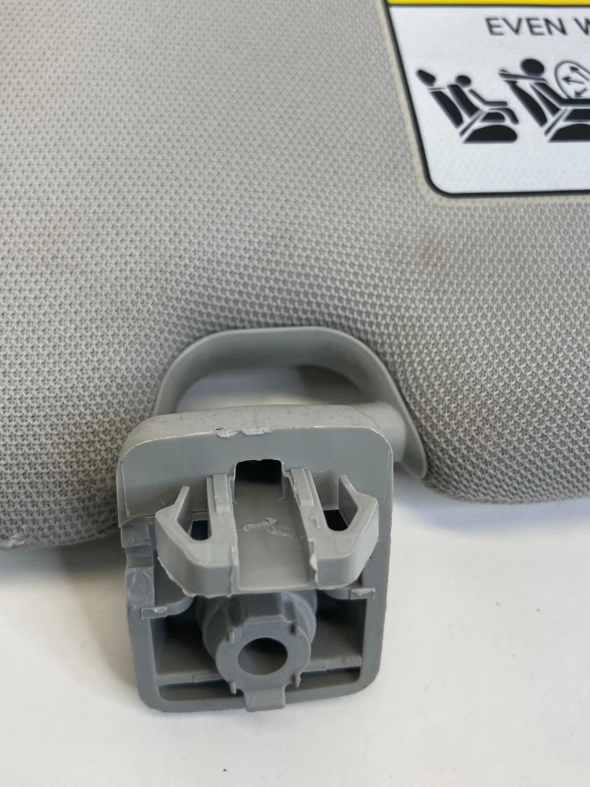 2016-2020 KIA SORENTO RIGHT PASSENGER SIDE SUN VISOR GRAY SUNVISOR W/ MIRROR OEM