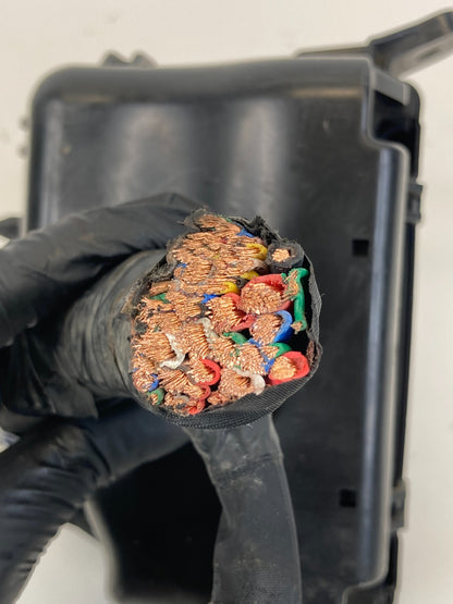 2013 2014 Hyundai Accent 1.6L AT Engine Fuse Relay Box Junction Block 912201R525