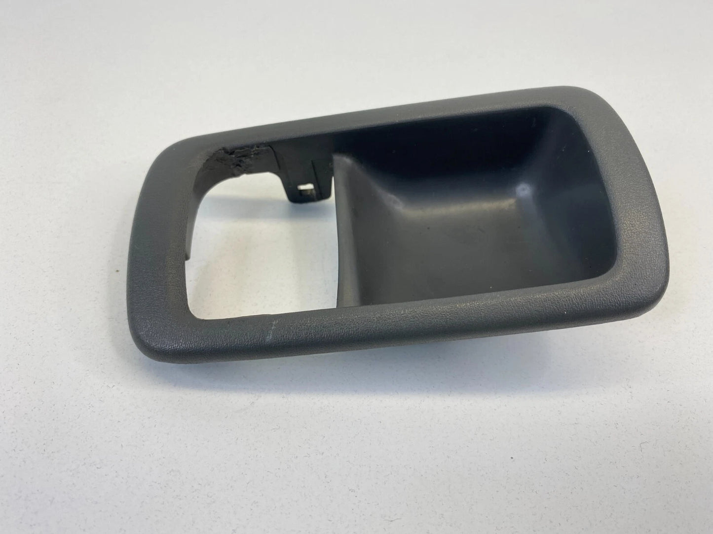 1992-1996 TOYOTA CAMRY FRONT RIGHT PASSENGER SIDE INNER DOOR HANDLE BEZEL TRIM