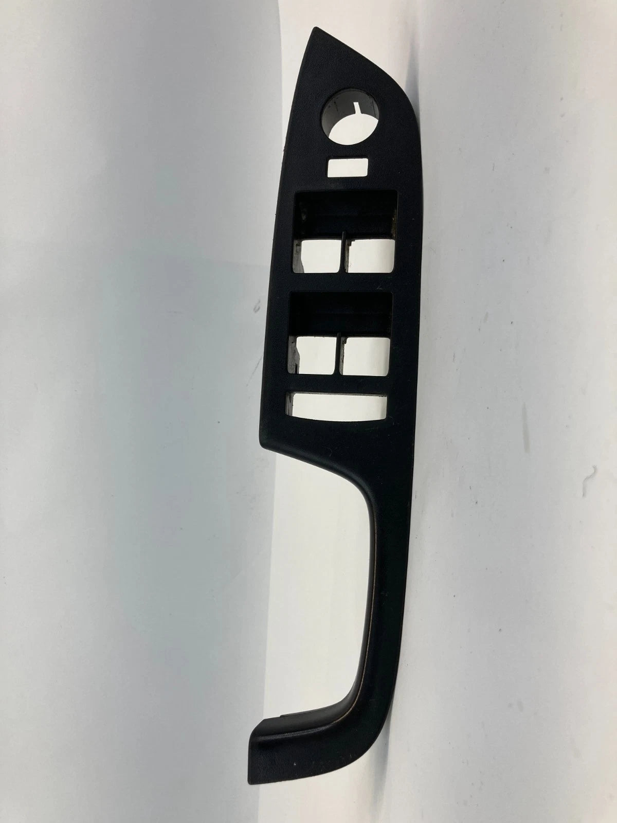 2010-2017 CHEVROLET EQUINOX FRONT LEFT MASTER WINDOW SWITCH BEZEL 25946838 OEM