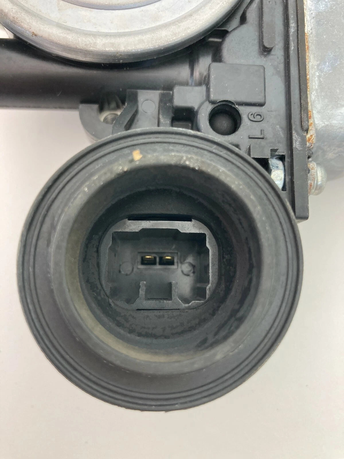 2003-2008 TOYOTA MATRIX FRONT RIGHT PASSENGER SIDE DOOR WINDOW MOTOR 85720AA050