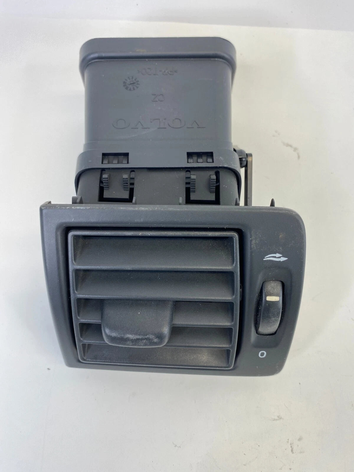 2004-2007 VOLVO S40 LEFT DRIVER SIDE DASH AC HEATER AIR VENT GRILLE OUTLET OEM