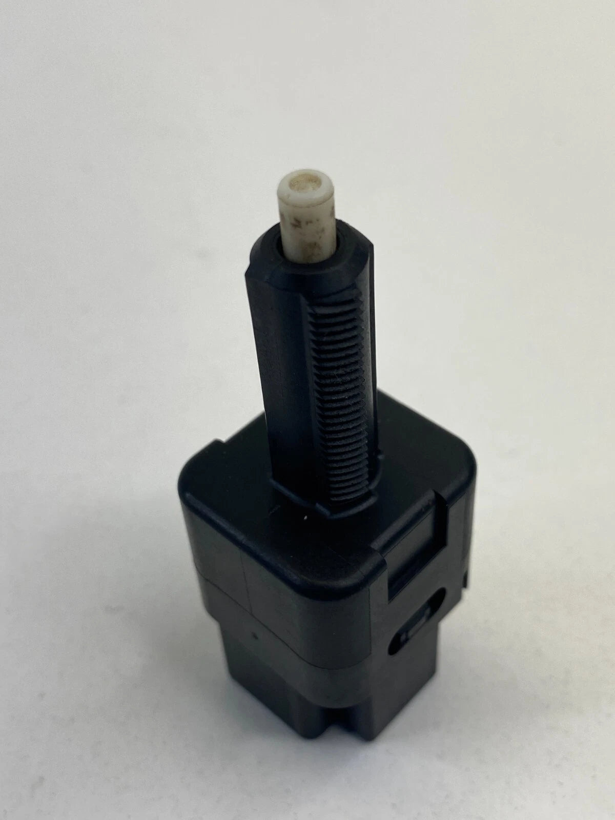 2003 2004 INFINITI G35 BRAKE PEDAL STOP LIGHT LAMP SENSOR SWITCH OEM