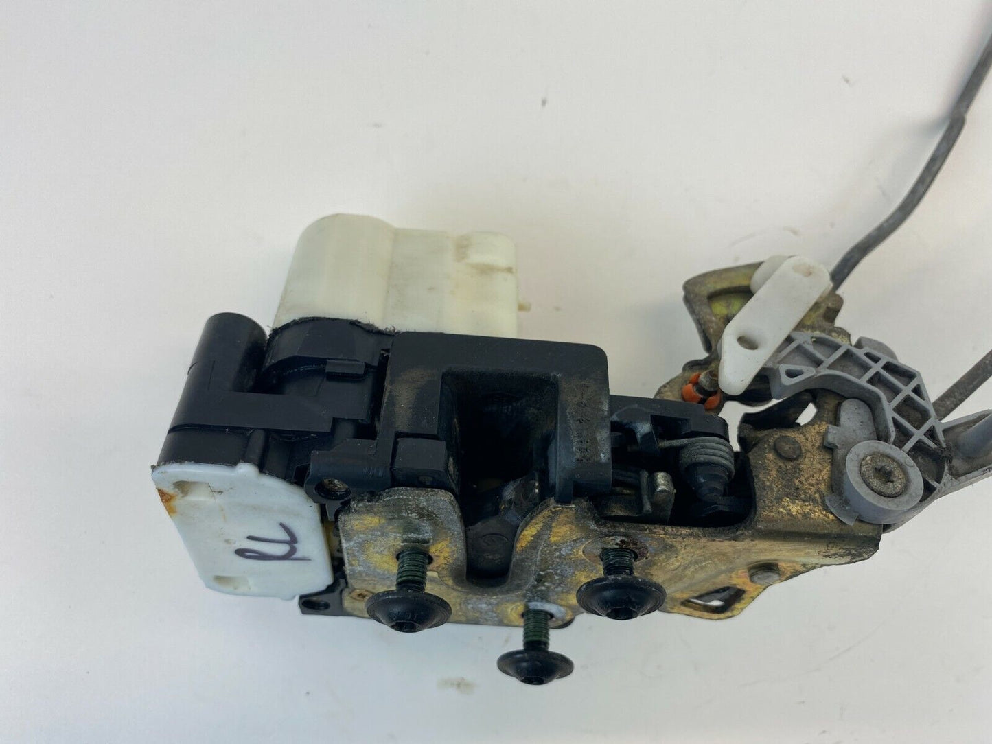 2003-2006 Chevrolet Tahoe Rear Left Side Door Door Lock Latch Actuator 16872415