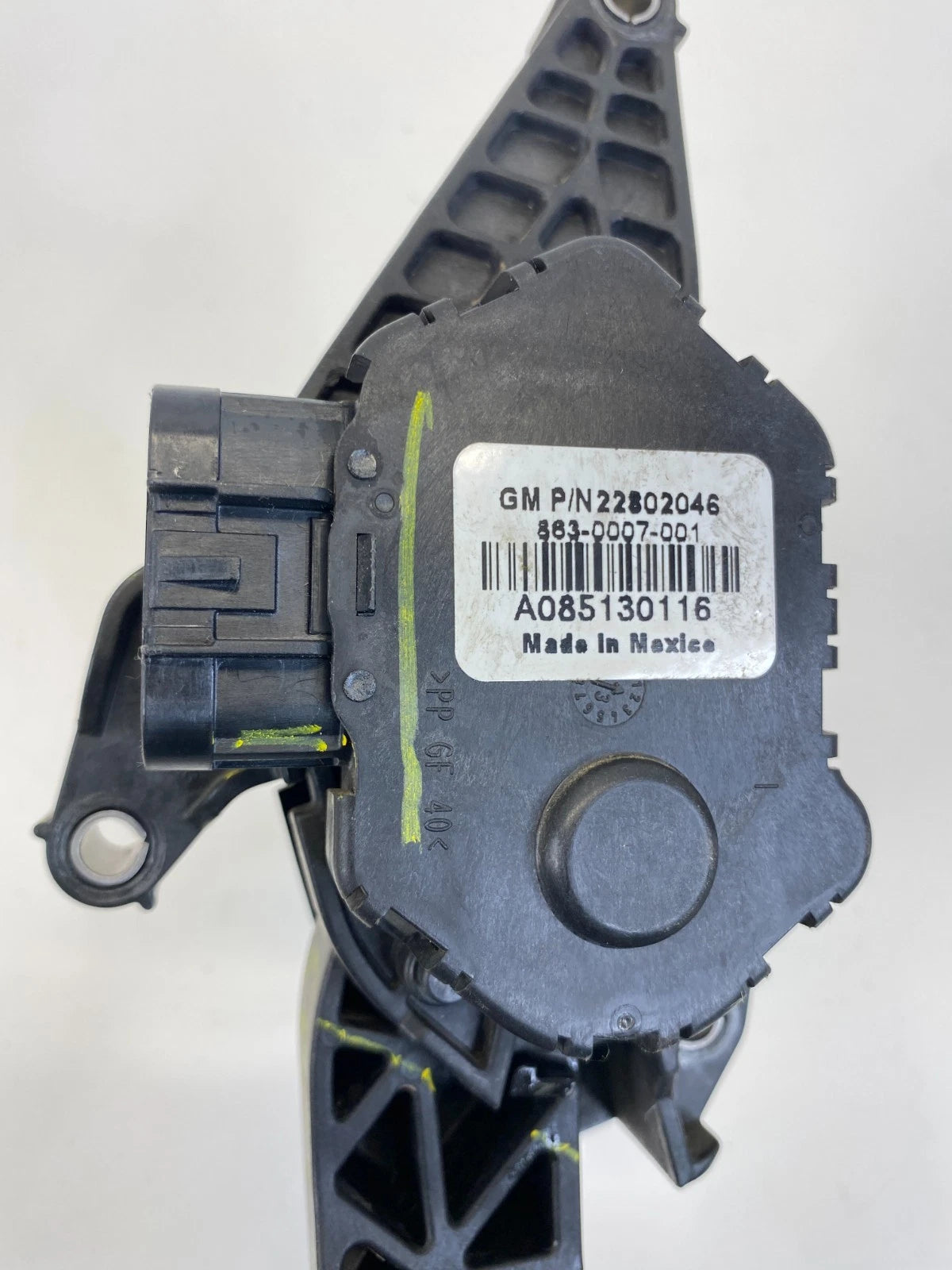 2009-2017 CHEVY TRAVERSE ACADIA ACCELERATOR GAS PEDAL SENSOR ASSY 22802046 OEM