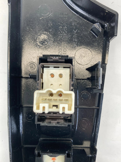 04-10 TOYOTA SIENNA FRONT RIGHT WINDOW SWITCH W/ ARMREST BEZEL 74231AE020 OEM