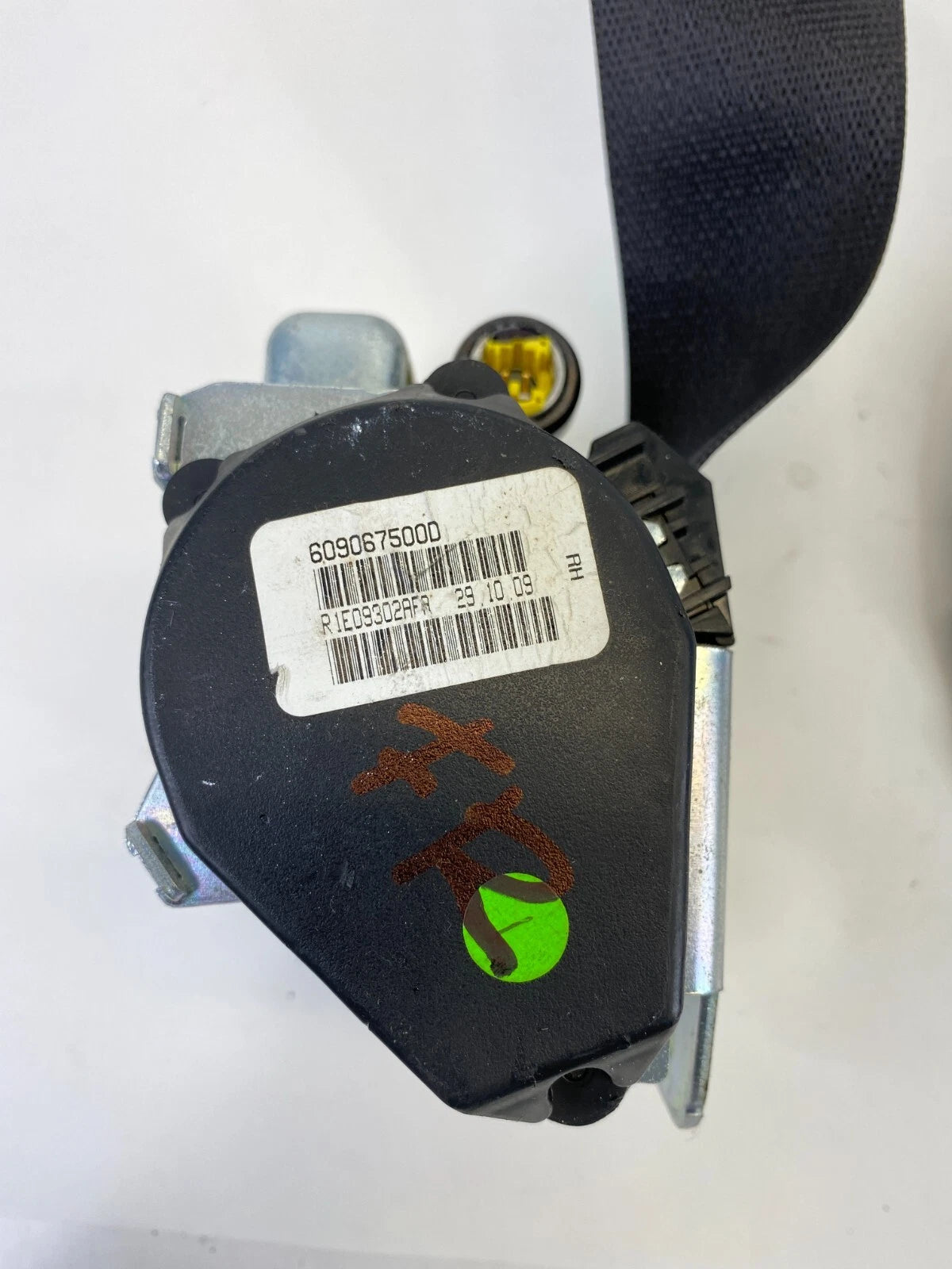 2009 2010 DODGE JOURNEY FRONT RIGHT PASSENGER SEAT BELT RETRACTOR 609067500D OEM