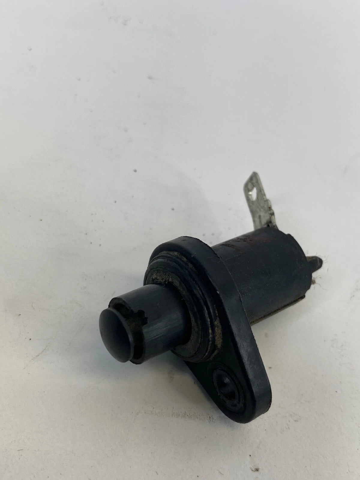 2001-2005 CHRYSLER PT CRUISER REAR LEFT DOOR AJAR JAMB BUTTON SWITCH OEM